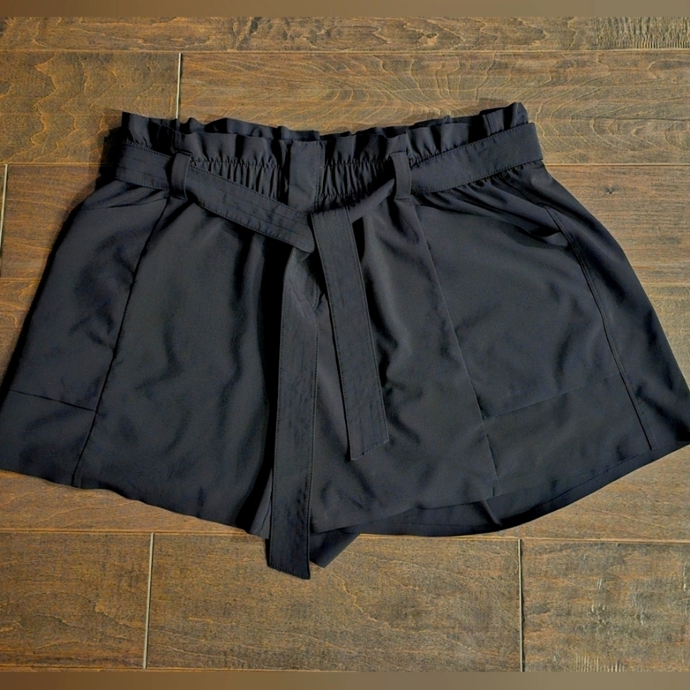 Athleta Skyline II Black High Waist Casual Shorts with Belt sz 16T